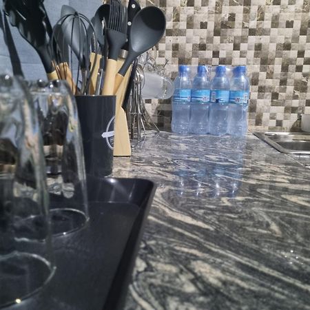 Ellyz Home Stay Moshi Buitenkant foto