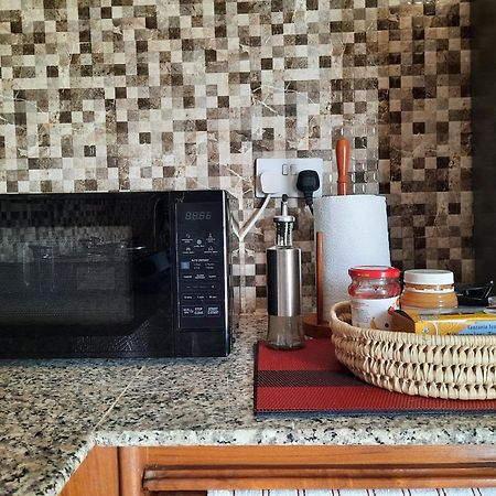 Ellyz Home Stay Moshi Buitenkant foto