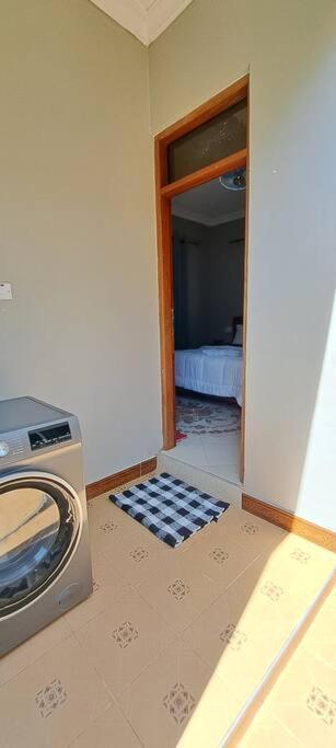 Ellyz Home Stay Moshi Buitenkant foto