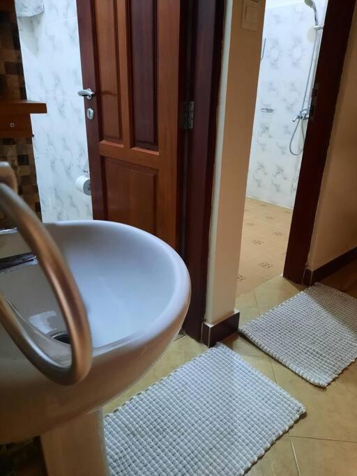 Ellyz Home Stay Moshi Buitenkant foto