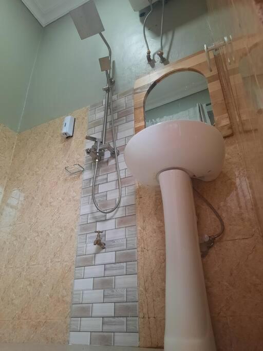 Ellyz Home Stay Moshi Buitenkant foto