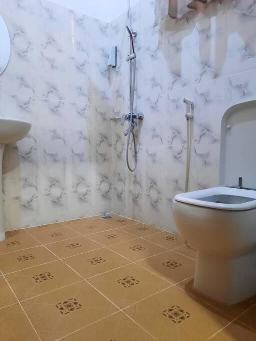 Ellyz Home Stay Moshi Buitenkant foto