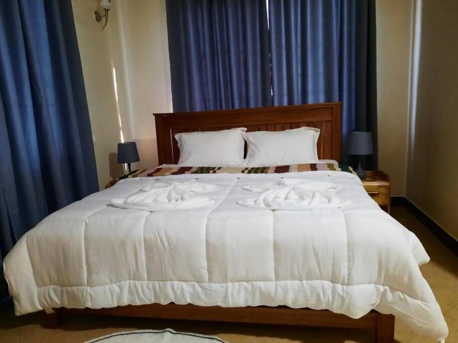Ellyz Home Stay Moshi Buitenkant foto
